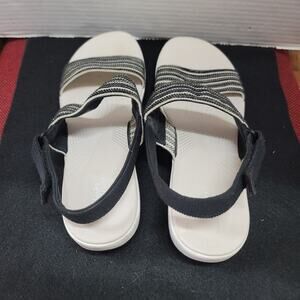 Clarks Arla Stroll Size 12 Sandals Elastic adjustable Strap White Black Stripes